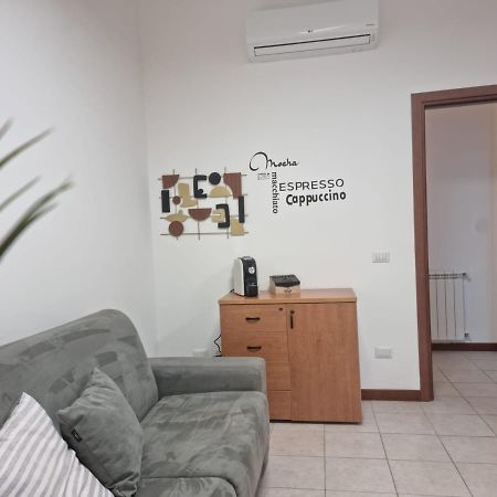 Laura Four Apartment Messina Ngoại thất bức ảnh