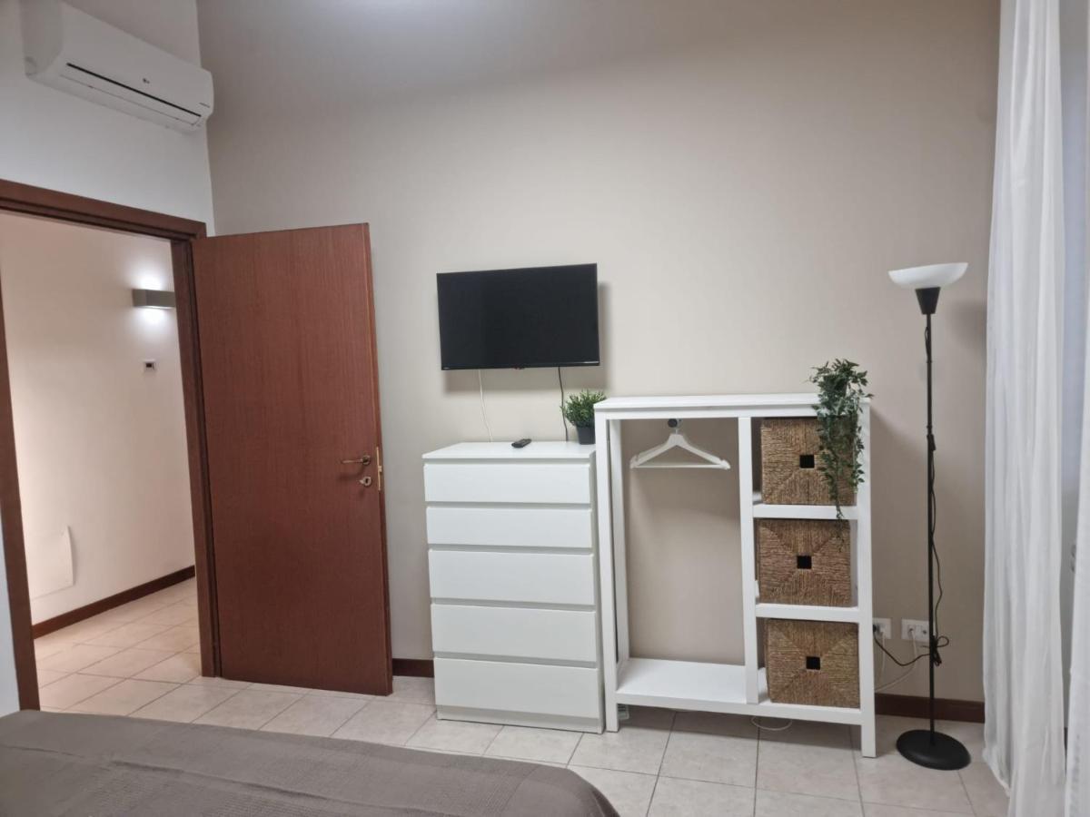 Laura Four Apartment Messina Ngoại thất bức ảnh