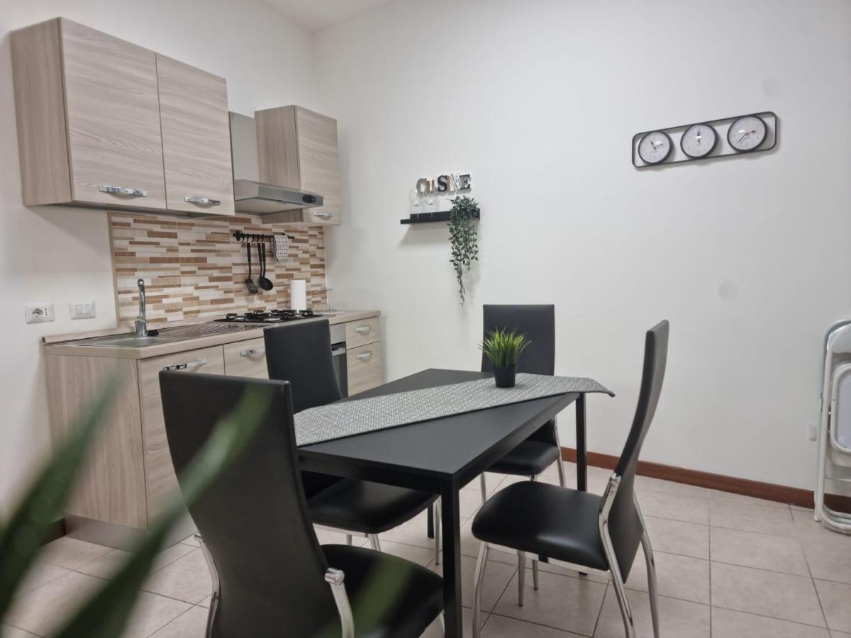 Laura Four Apartment Messina Ngoại thất bức ảnh