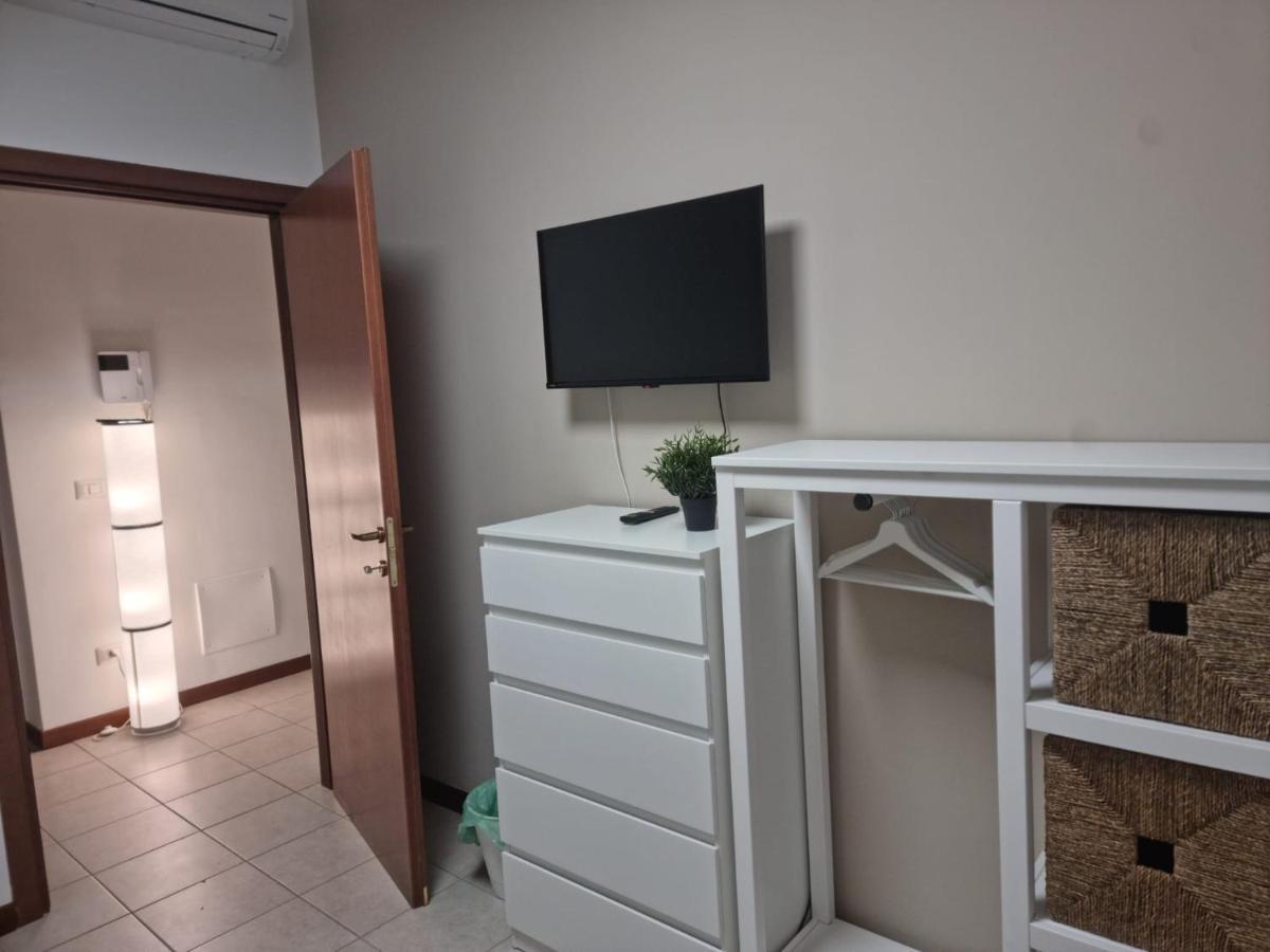Laura Four Apartment Messina Ngoại thất bức ảnh