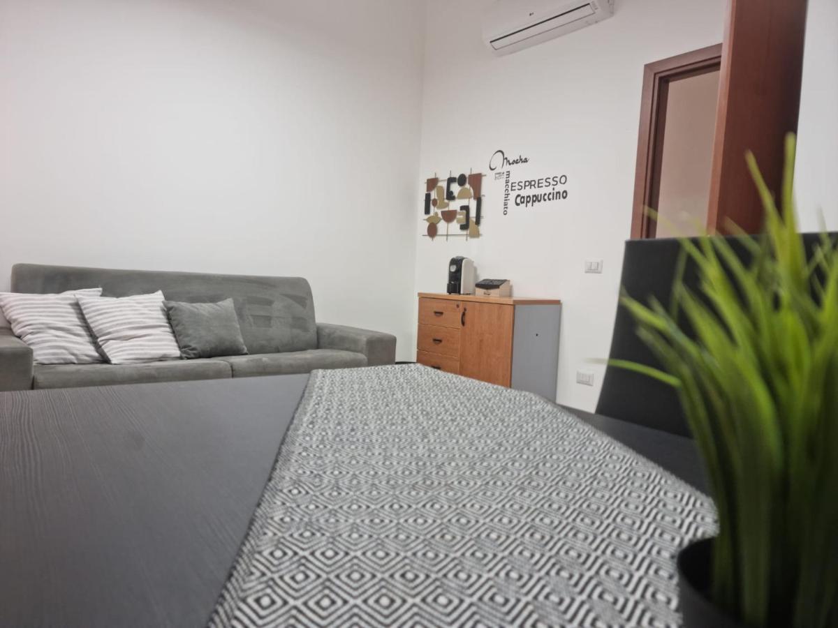 Laura Four Apartment Messina Ngoại thất bức ảnh