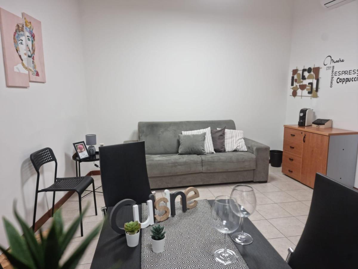 Laura Four Apartment Messina Ngoại thất bức ảnh